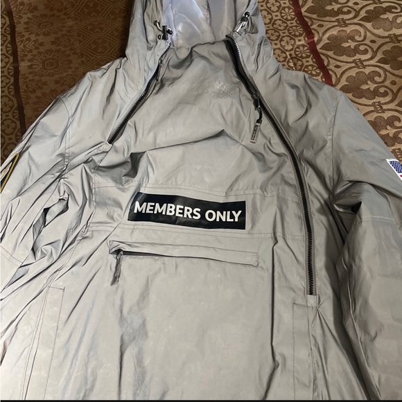 Members only windbreaker that changes color with flash - Picture 2 of 2